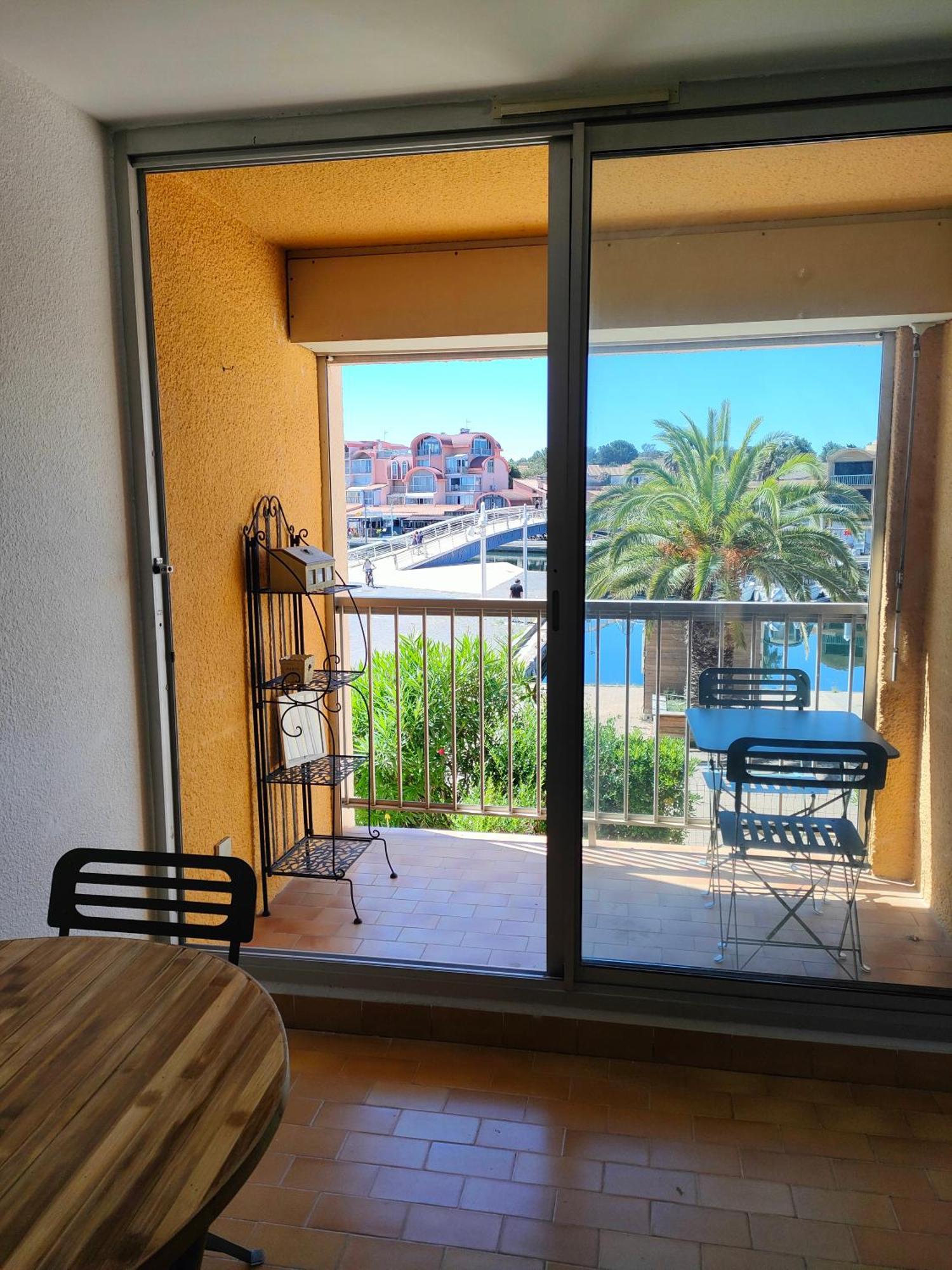 Gruissan, Studio Cabine, Au Calme Vue Degagee Sur Marina Exterior photo
