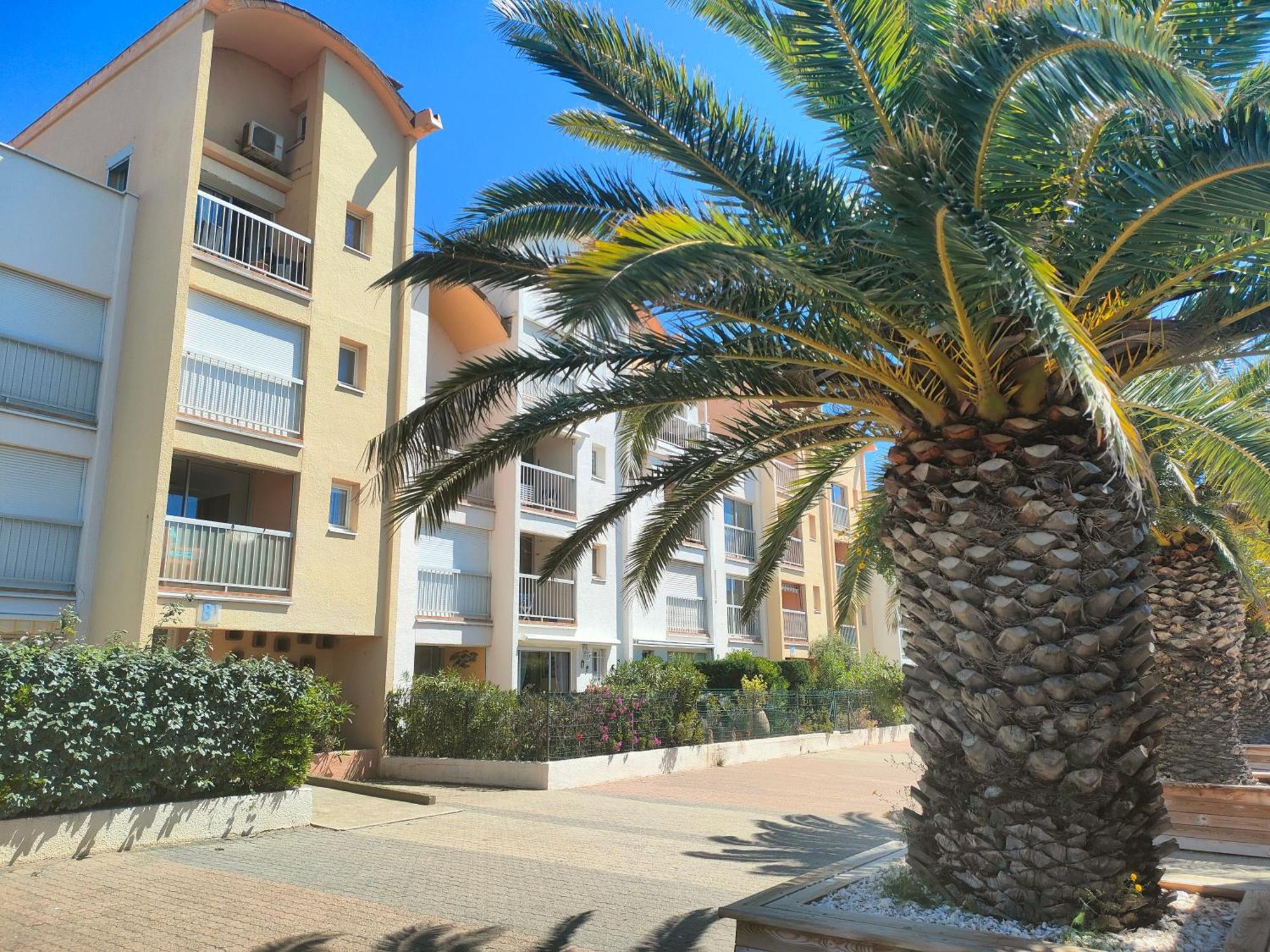 Gruissan, Studio Cabine, Au Calme Vue Degagee Sur Marina Exterior photo