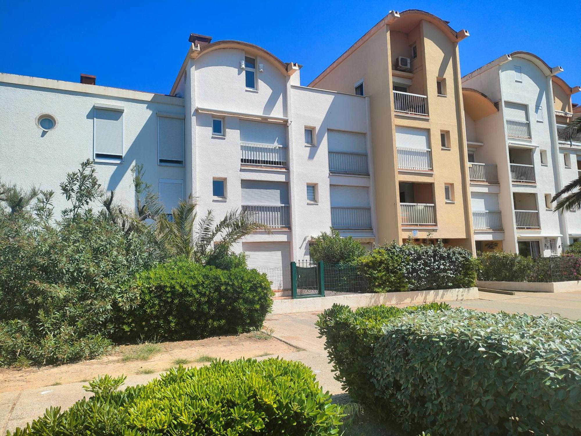 Gruissan, Studio Cabine, Au Calme Vue Degagee Sur Marina Exterior photo