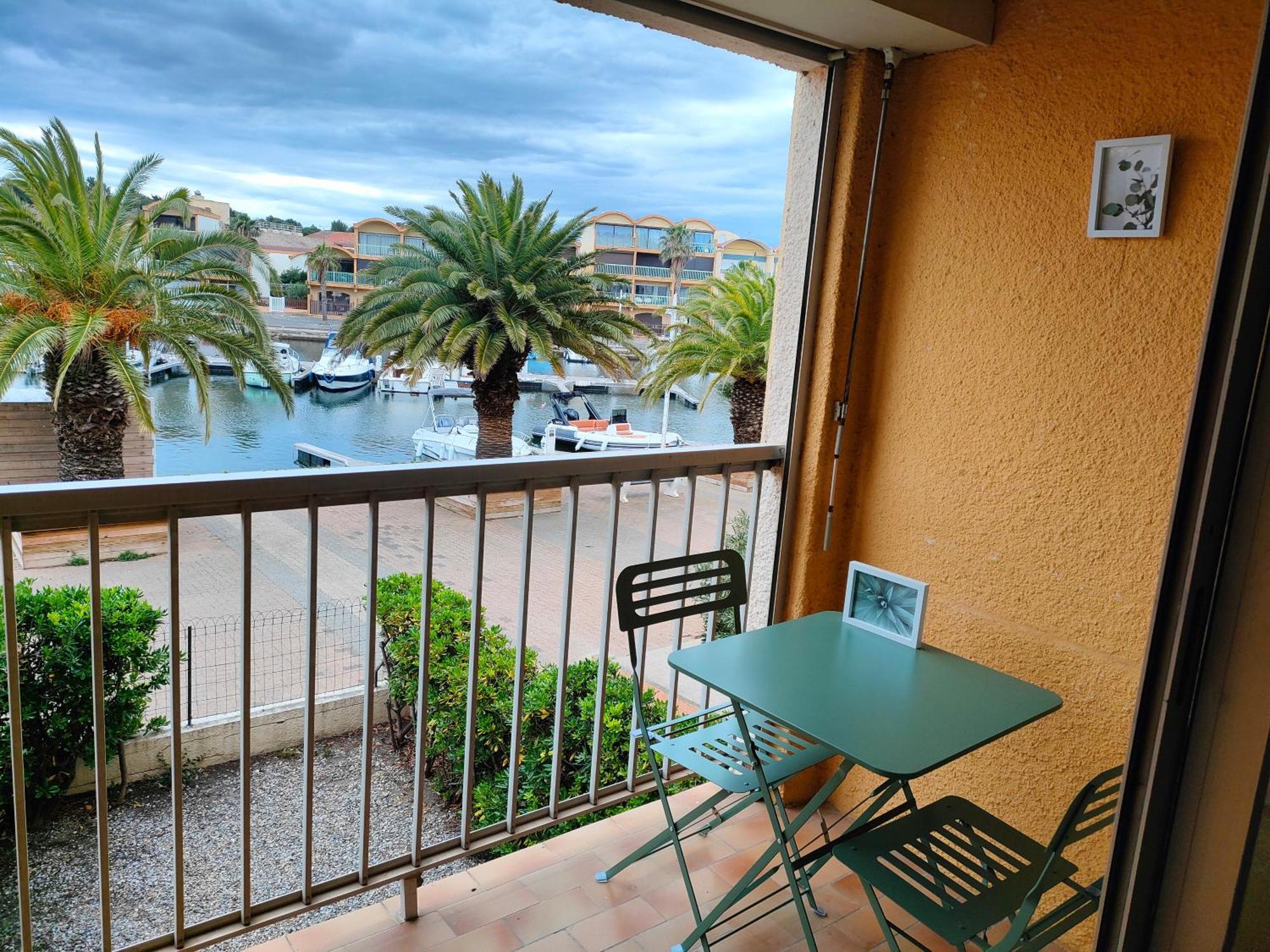 Gruissan, Studio Cabine, Au Calme Vue Degagee Sur Marina Exterior photo
